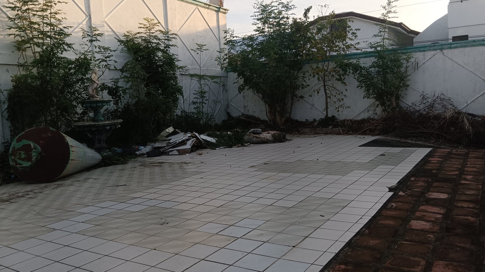 BF Homes Paranaque (BF Manresa-Buencamino) Big Lot with Unfinished Structure